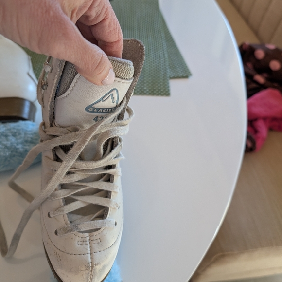 Girl ice skates - Picture 2 of 4